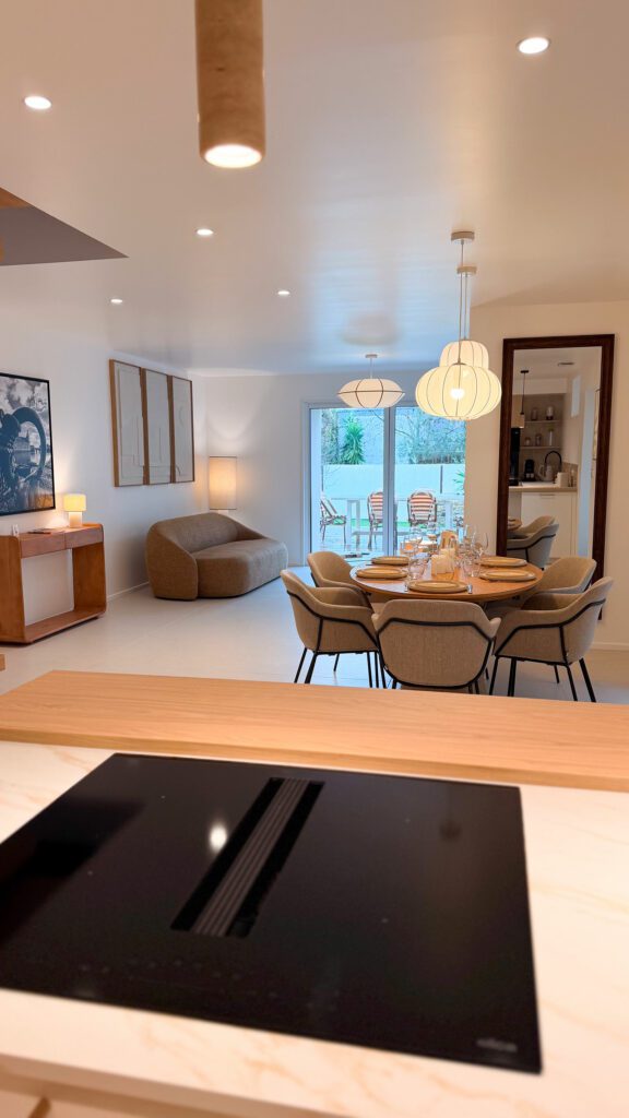 salon-salle-a-manger-bretagne-concarneau-maison-de-vacances